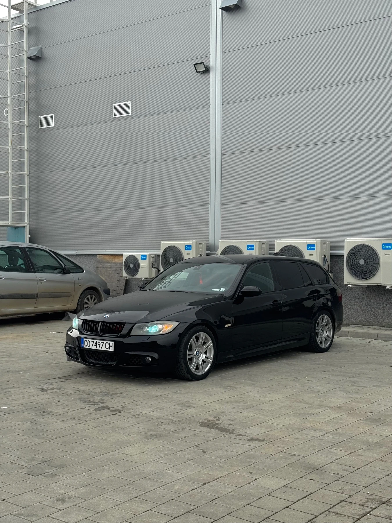 BMW 320 NAVI* RECARO* XENON* M PACK* AUTOMAT* 335 VISSION*, снимка 4 - Автомобили и джипове - 53741011