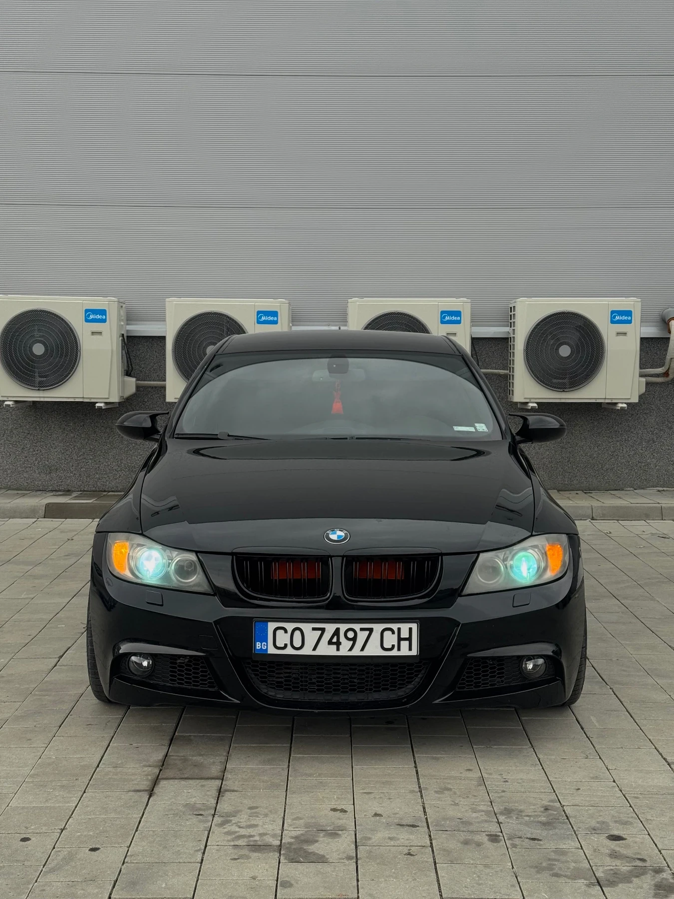 BMW 320 NAVI* RECARO* XENON* M PACK* AUTOMAT* 335 VISSION*