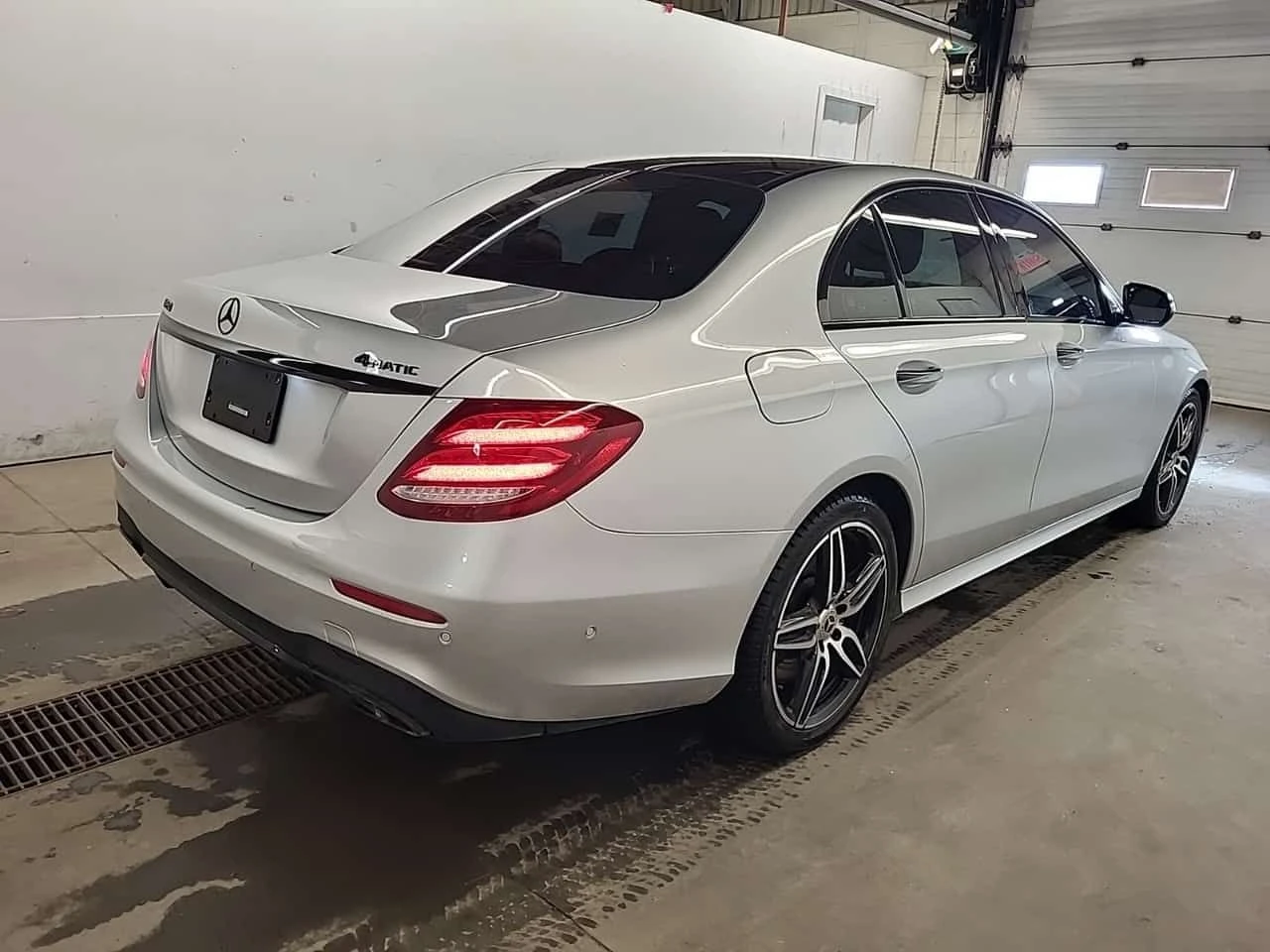 Mercedes-Benz E 450 4MATIC AMG | PANO | 360  | BURMESTER | Mobile.bg � ����������� 3