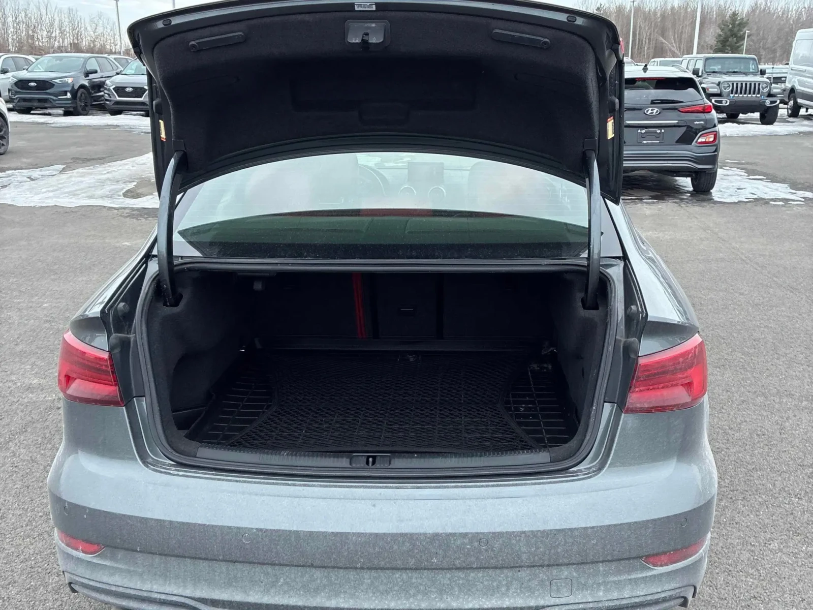 Audi S3 * Technik * CARFAX * БЕЗ ПЪРВОНАЧАЛНА ВНОСКА, снимка 12 - Автомобили и джипове - 53728733