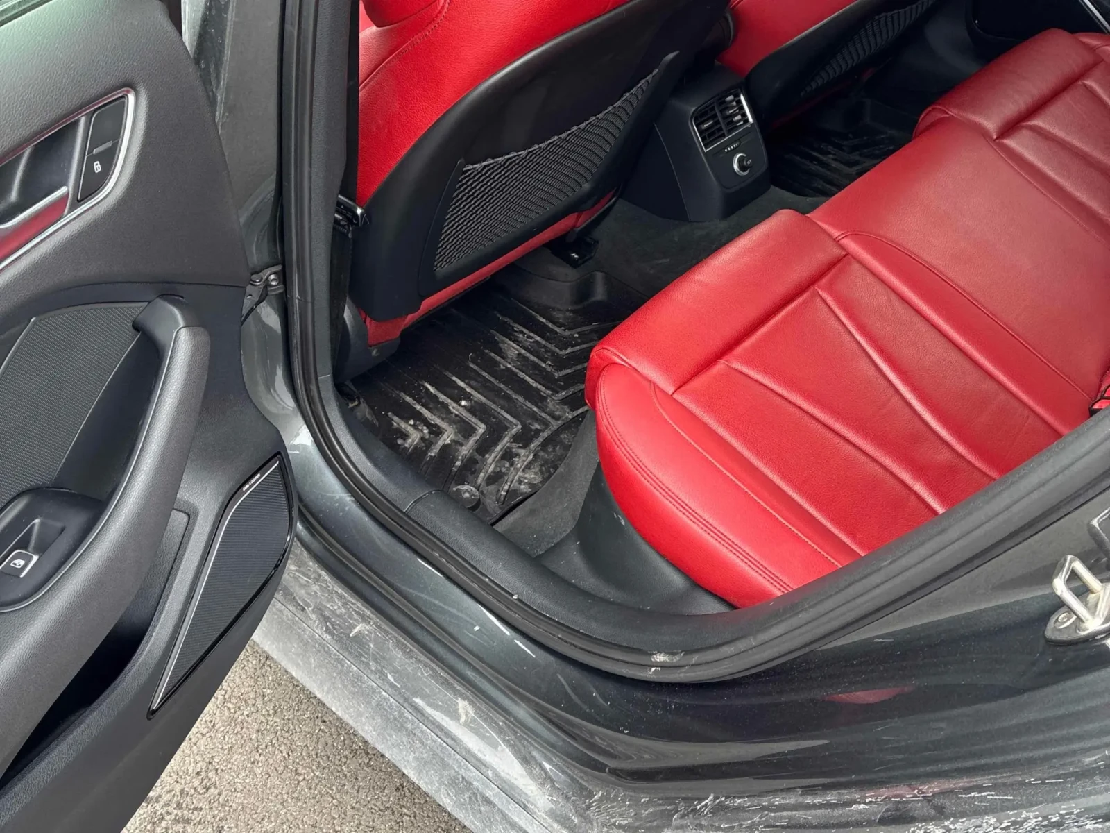 Audi S3 * Technik * CARFAX * БЕЗ ПЪРВОНАЧАЛНА ВНОСКА, снимка 9 - Автомобили и джипове - 53728733