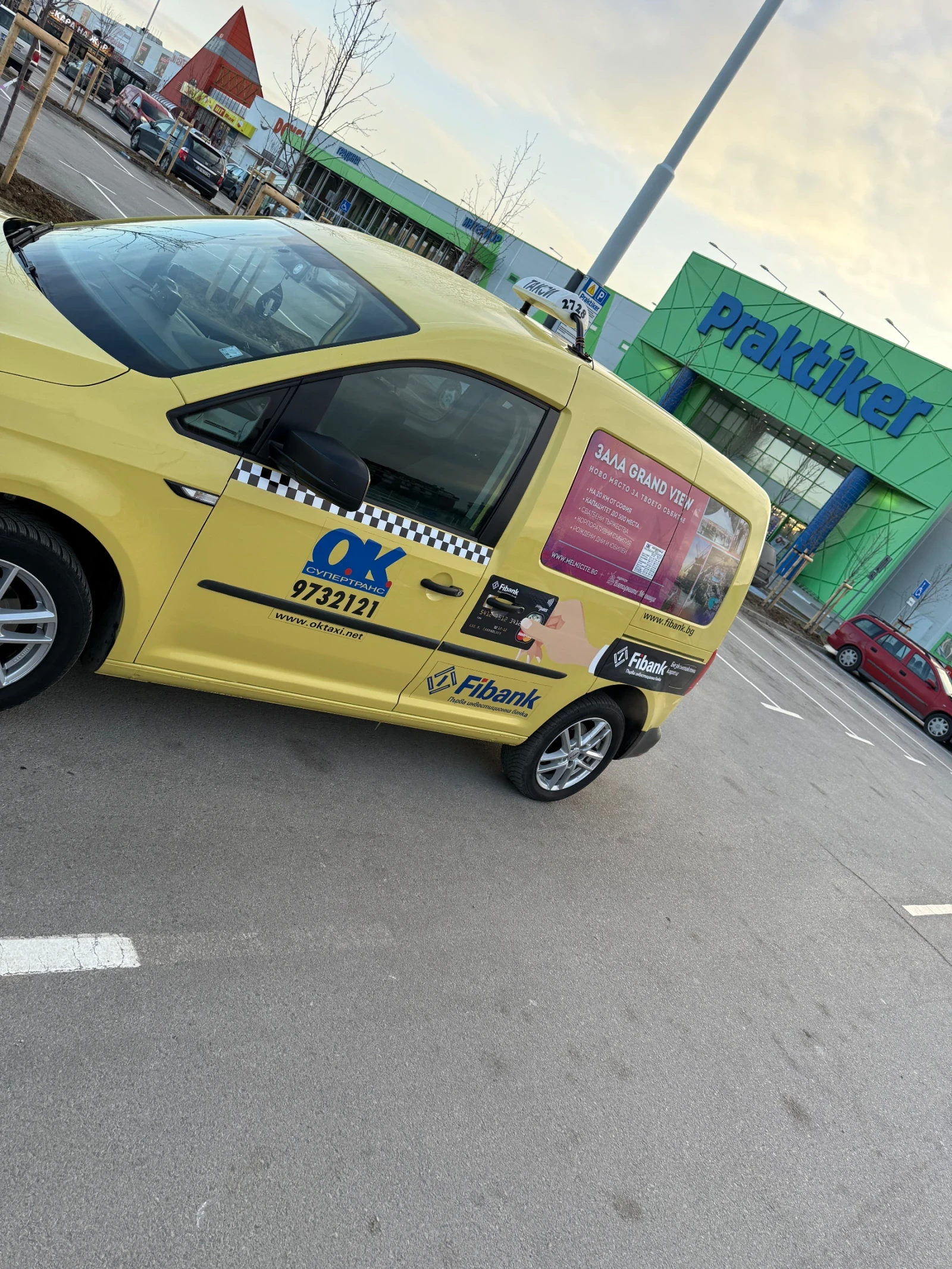 VW Caddy, снимка 11 - Автомобили и джипове - 53797427