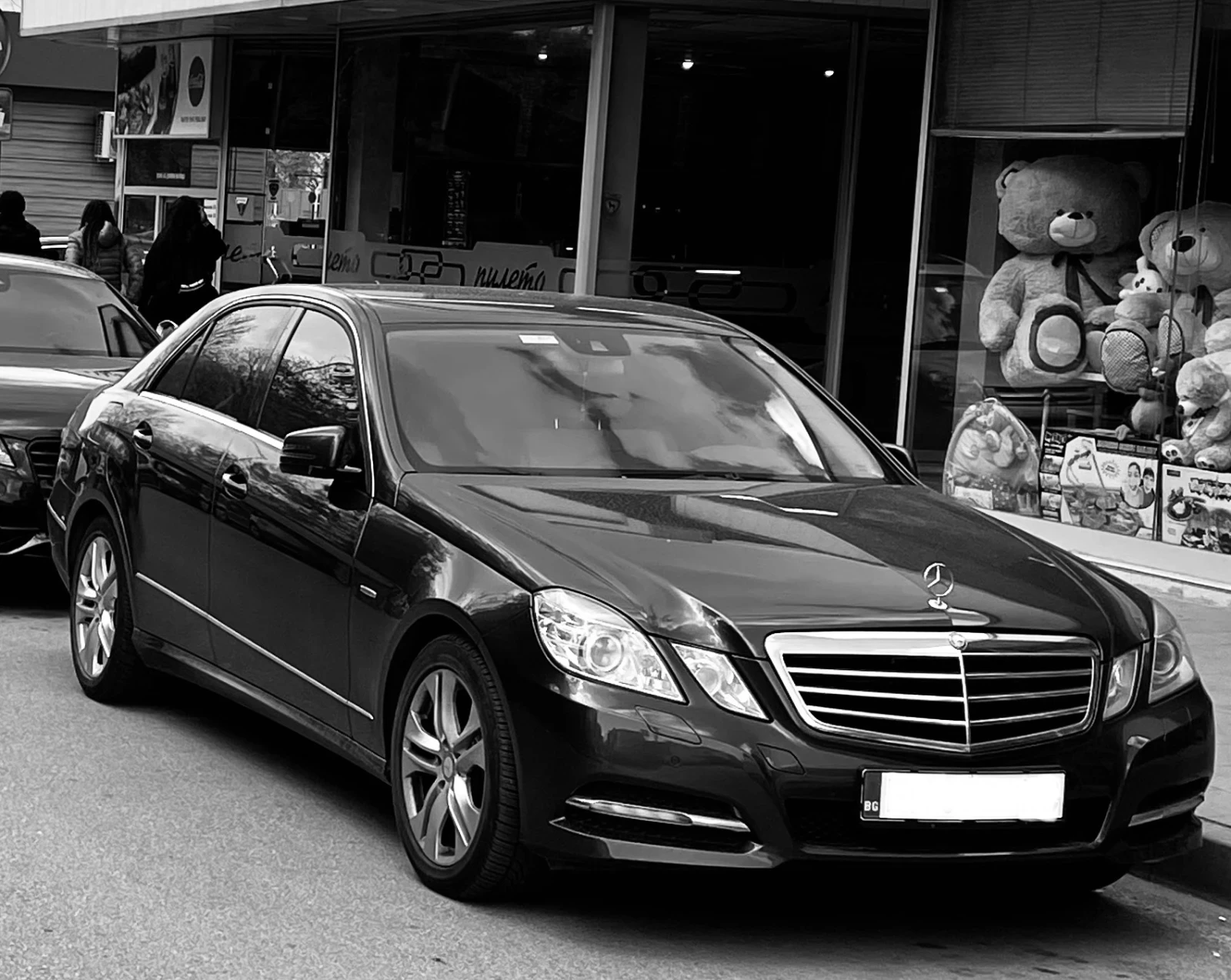 Mercedes-Benz E 350 Купена НОВА в България | КОМЕНТАР ПО ЦЕНА, снимка 3 - Автомобили и джипове - 53804535