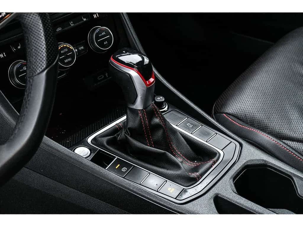 VW Jetta GLI CARFAX, снимка 8 - Автомобили и джипове - 53913109