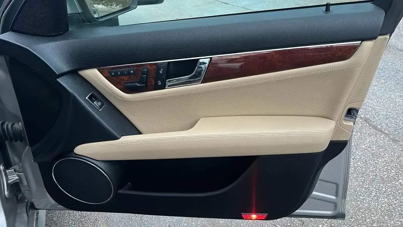 Mercedes-Benz C 350 бензин/газ 4matic, снимка 10 - Автомобили и джипове - 54068099