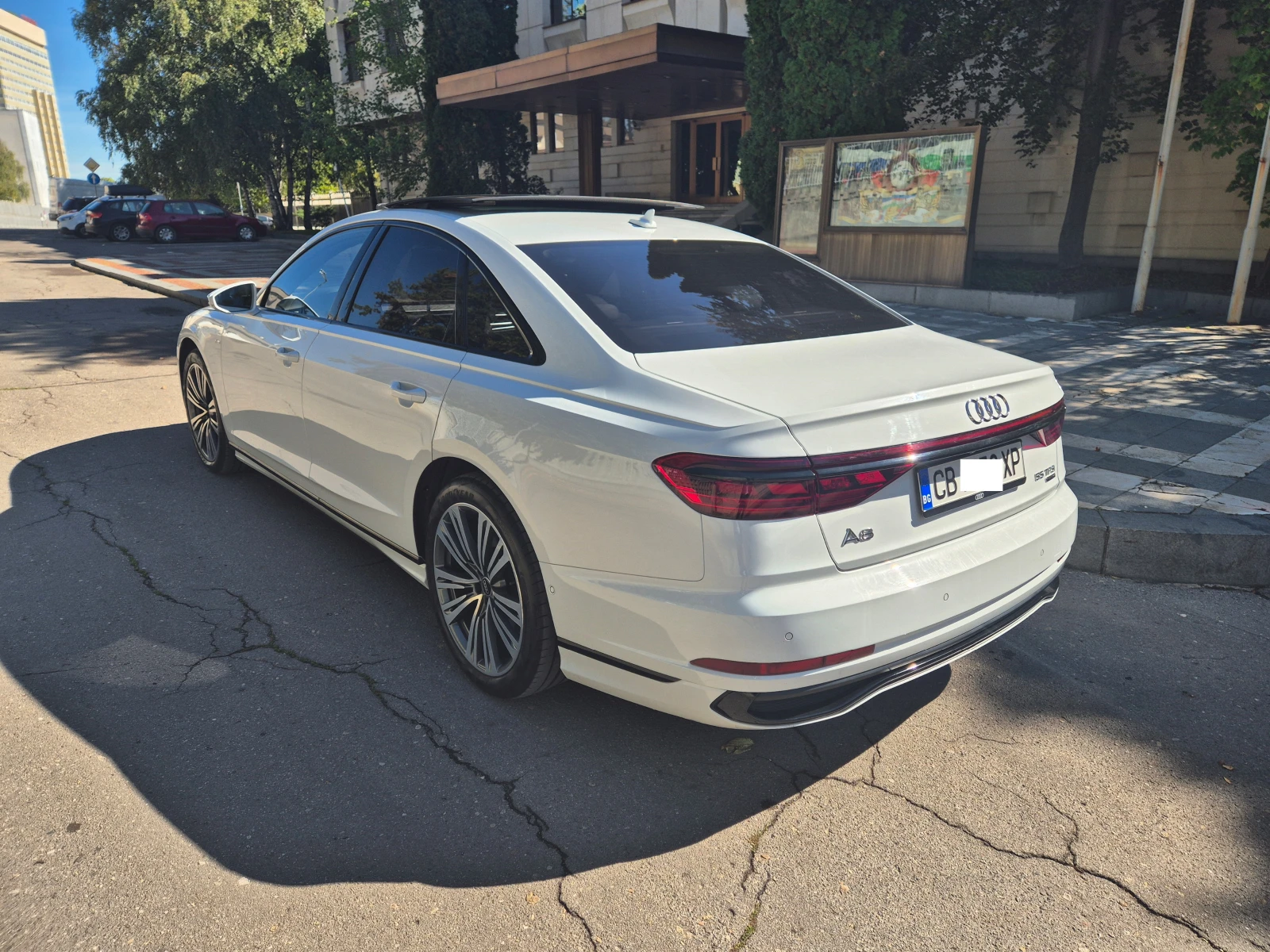 Audi A8, снимка 4 - Автомобили и джипове - 54123351