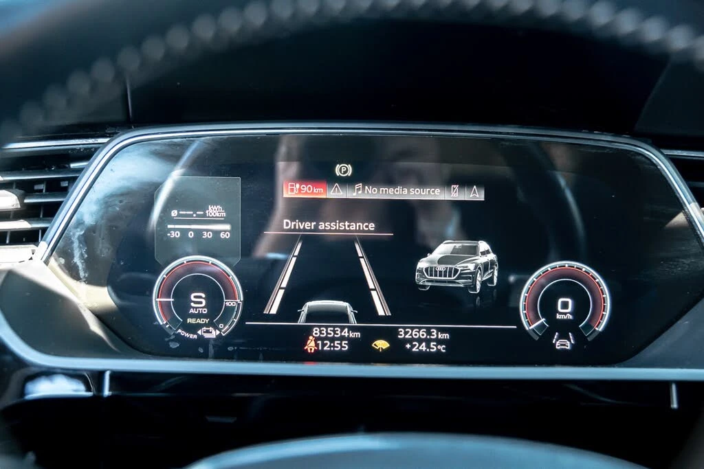 Audi E-Tron * QUATTRO* TECHNIK* SPORTBACK* , снимка 7 - Автомобили и джипове - 54183350