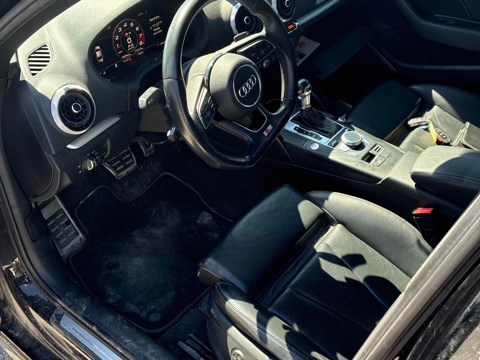 Audi S3 Technik* Quattro* АвтоКредит* (ЦЕНА ДО БГ), снимка 5 - Автомобили и джипове - 54289507