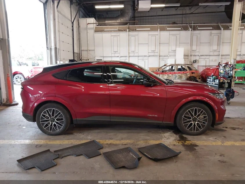 Ford Mustang Mach-E Premium AWD, снимка 13 - Автомобили и джипове - 54378554