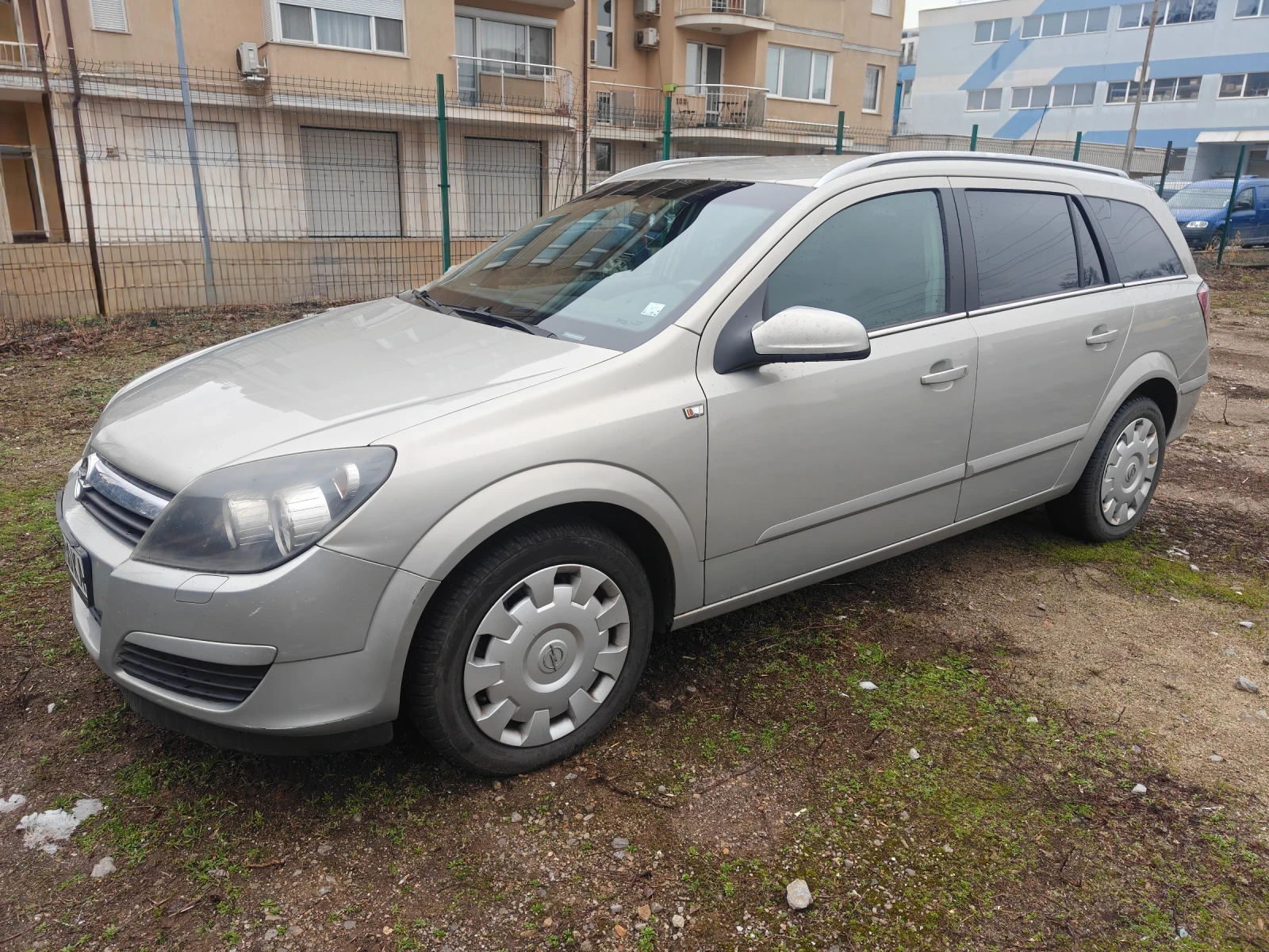 Opel Astra H Caravan , снимка 3 - Автомобили и джипове - 54566279
