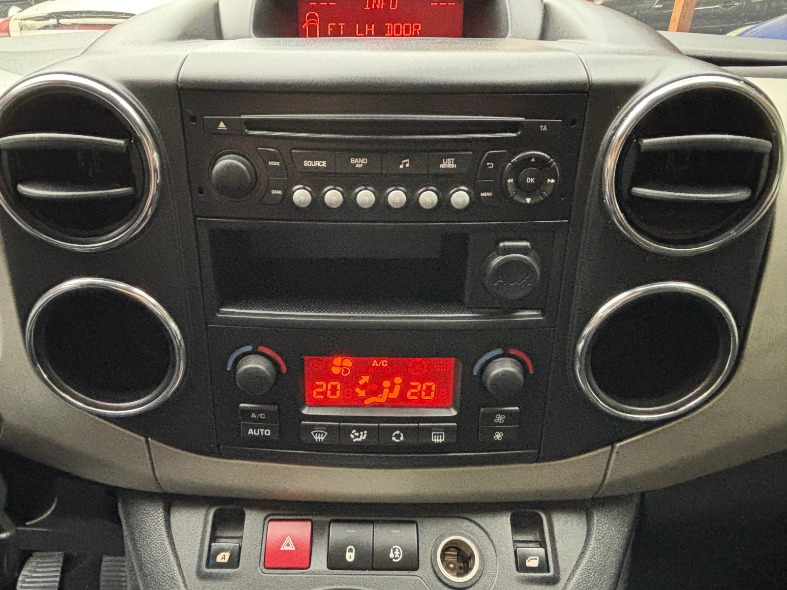 Citroen Berlingo 1.6 HDI FACE / EXECUTIVE, снимка 12 - Автомобили и джипове - 54582718
