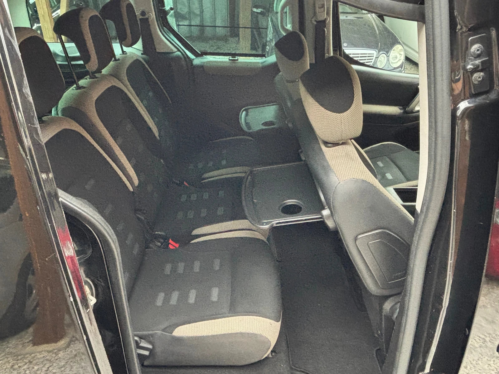 Citroen Berlingo 1.6 HDI FACE / EXECUTIVE, снимка 8 - Автомобили и джипове - 54582718