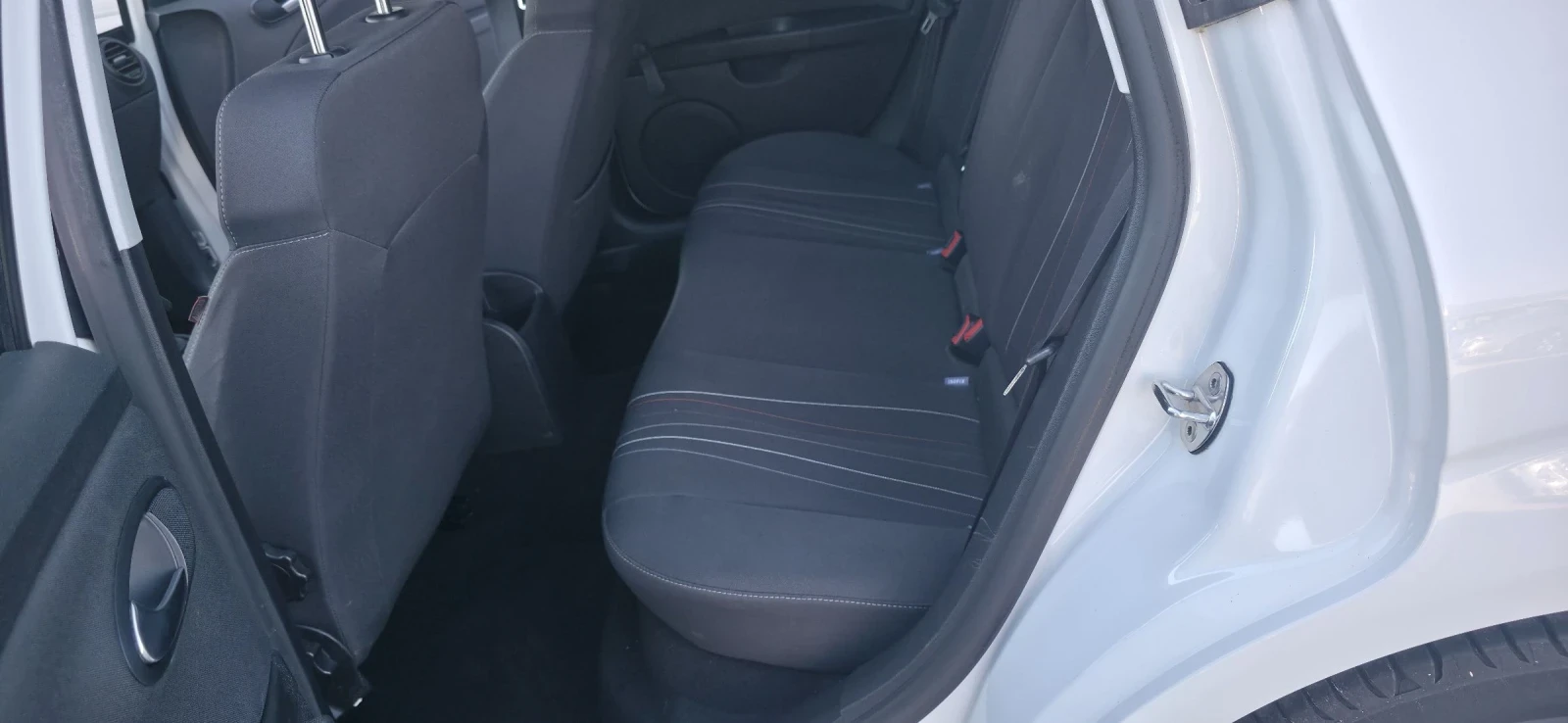 Seat Leon 1.6TDI/105 �.�.COPA | Mobile.bg � ����������� 11