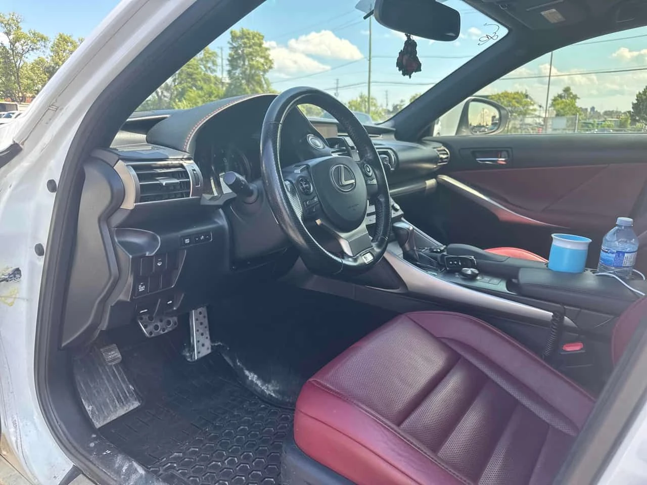 Lexus IS 300 * 4dr Sdn AWD * CARFAX * ОПЦИЯ ЗА ФИНАНСИРАНЕ, снимка 5 - Автомобили и джипове - 55591652
