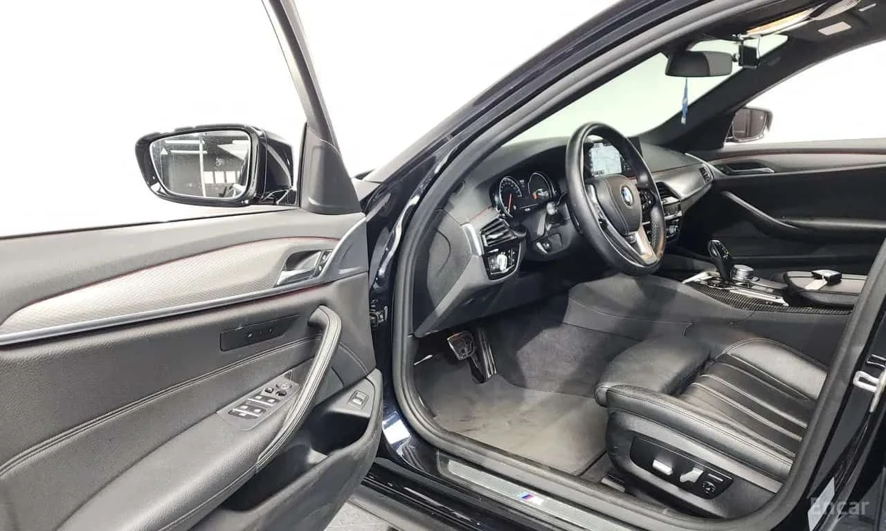 BMW 530 * 530i M Sport Package * ЦЕНА ДО БГ, снимка 10 - Автомобили и джипове - 55627644