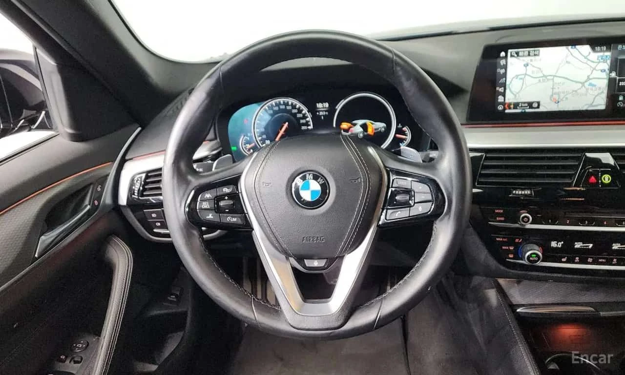 BMW 530 * 530i M Sport Package * ЦЕНА ДО БГ, снимка 13 - Автомобили и джипове - 55627644