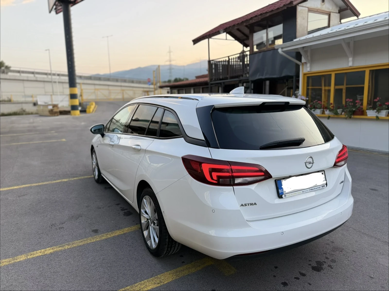 Opel Astra, снимка 6 - Автомобили и джипове - 55772218