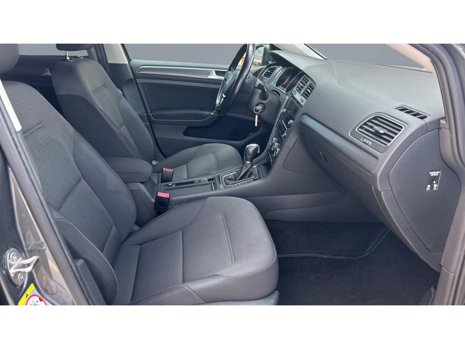 VW Golf 1.6 TDi A/T, Месечна вноска от 199  , снимка 9 - Автомобили и джипове - 55970184