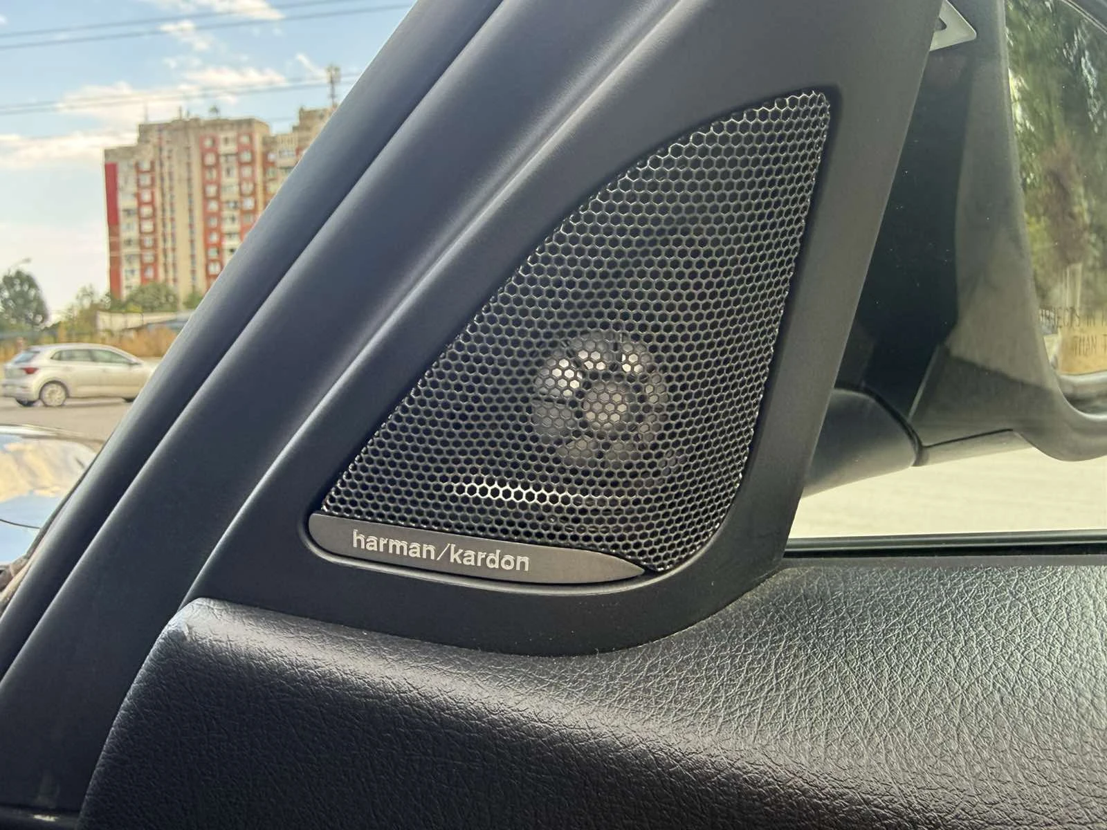 BMW 335 3.0* XDRIVE* HEAD-UP* LINE-ASSIST* FULL, снимка 15 - Автомобили и джипове - 55972586