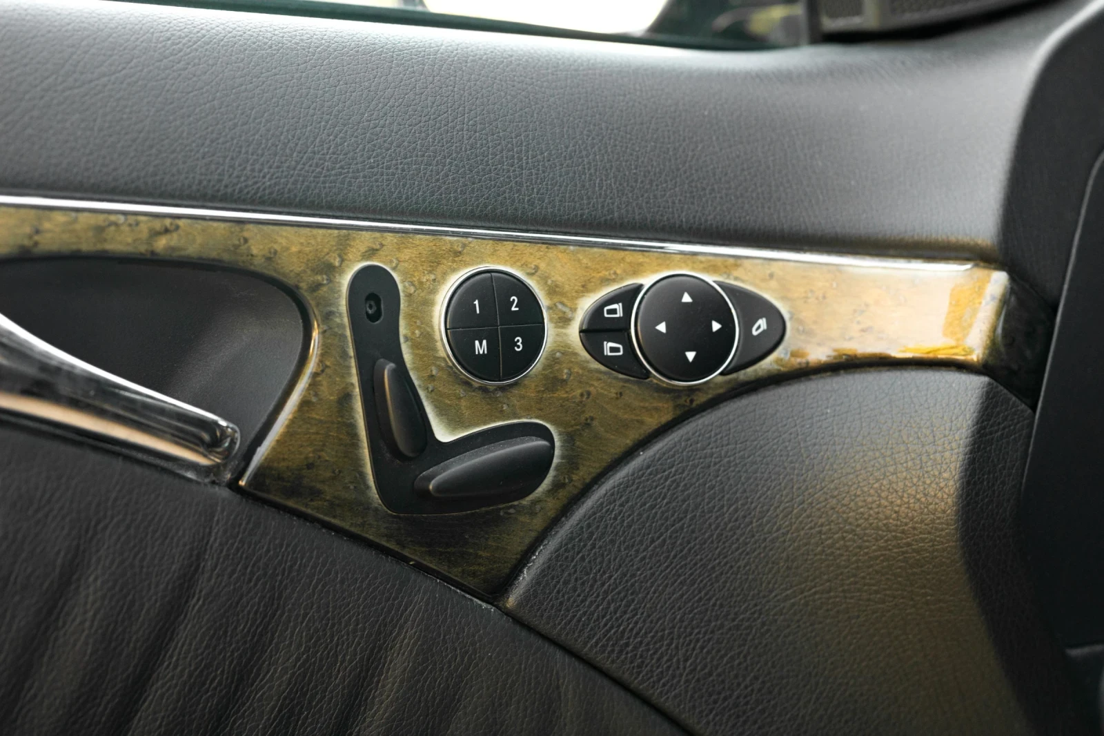 Mercedes-Benz E 500, снимка 8 - Автомобили и джипове - 56324368
