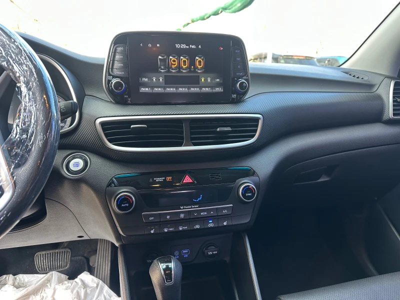 Hyundai Tucson 2.0 CRDI 4 WD , снимка 10 - Автомобили и джипове - 48965563