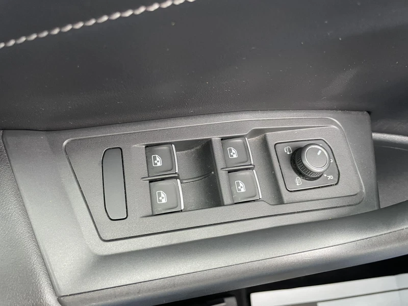 VW T-Roc Cabrio STYLE + LED PLUS, снимка 14 - Автомобили и джипове - 52470752