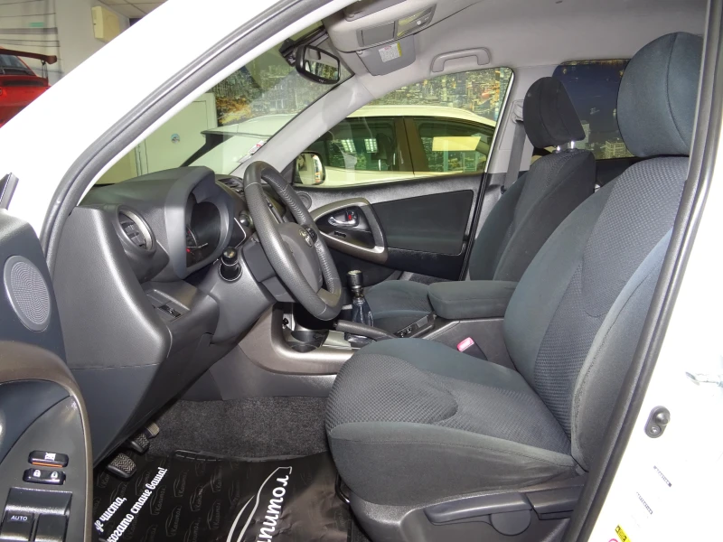 Toyota Rav4 2.2 D-4D 150кс, снимка 7 - Автомобили и джипове - 52539730