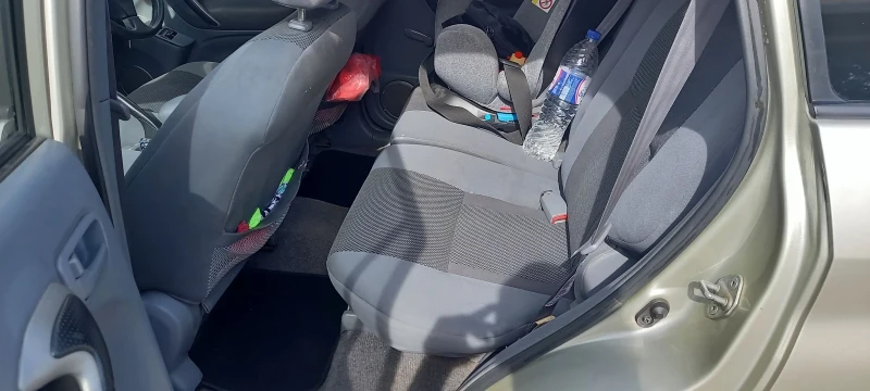 Toyota Rav4 2.0 газ. Десен Волан, снимка 6 - Автомобили и джипове - 52629182