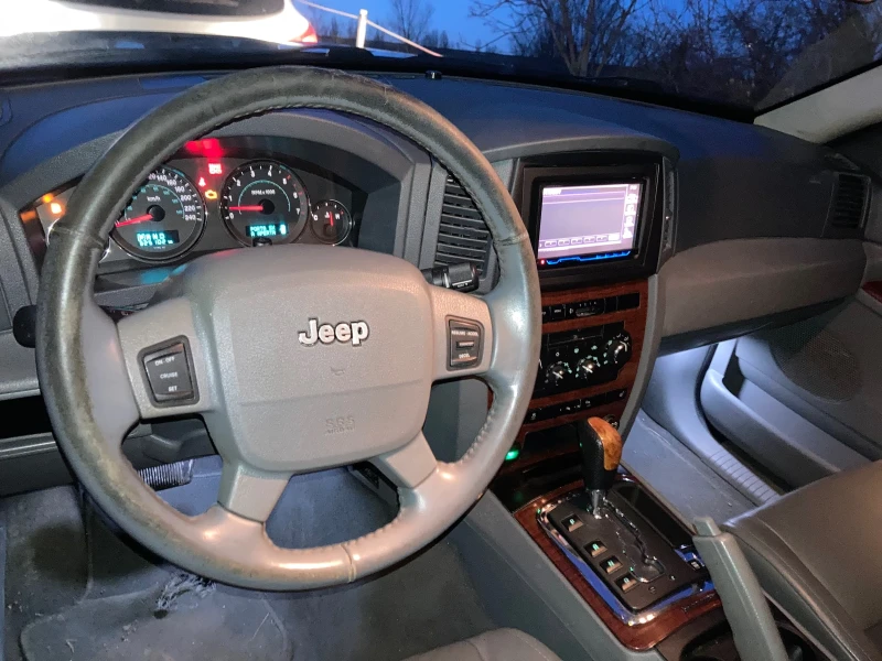 Jeep Grand cherokee 3.0 Dizel 218 konq 320000 km, снимка 6 - Автомобили и джипове - 53215359