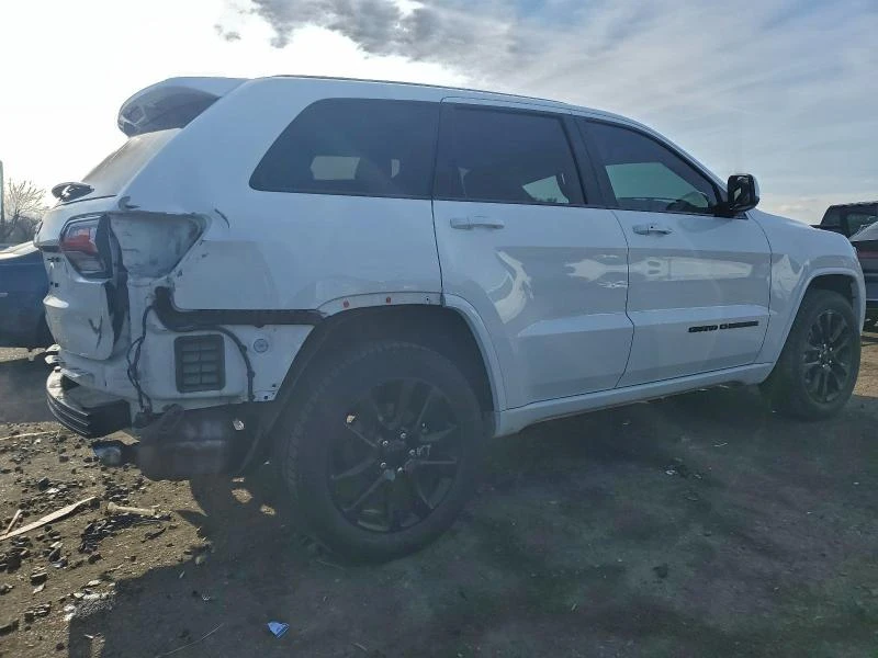 Jeep Grand cherokee LAREDO, снимка 3 - Автомобили и джипове - 53380818