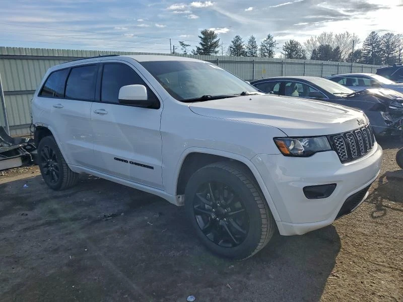 Jeep Grand cherokee LAREDO, снимка 4 - Автомобили и джипове - 53380818