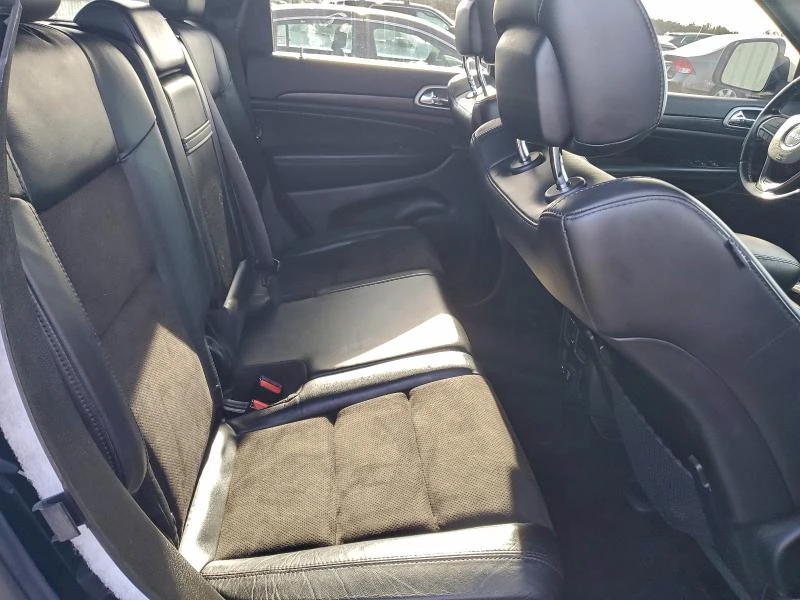 Jeep Grand cherokee LAREDO, снимка 10 - Автомобили и джипове - 53380818