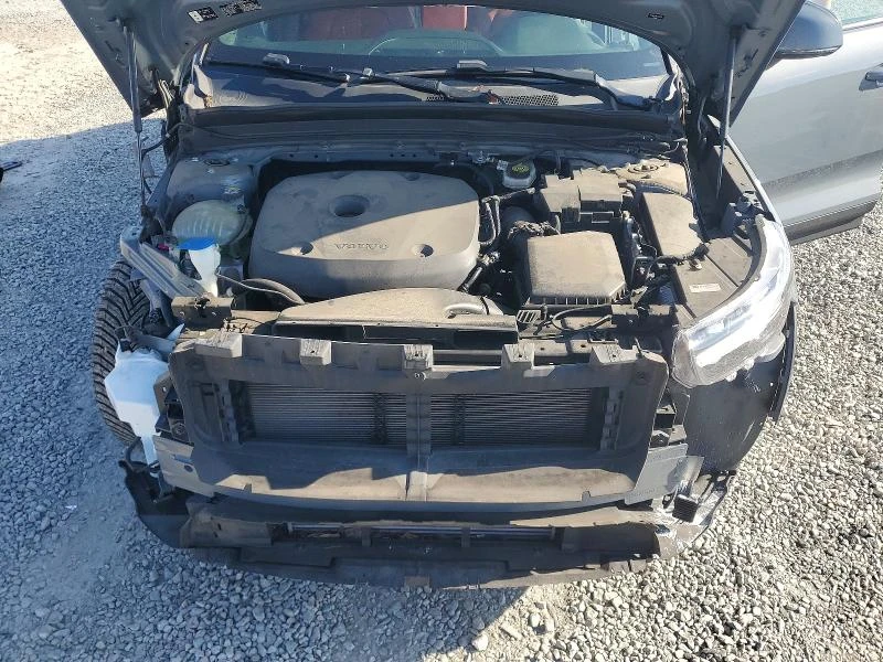 Volvo XC40 T5 MOMENTUM, снимка 13 - Автомобили и джипове - 53609489