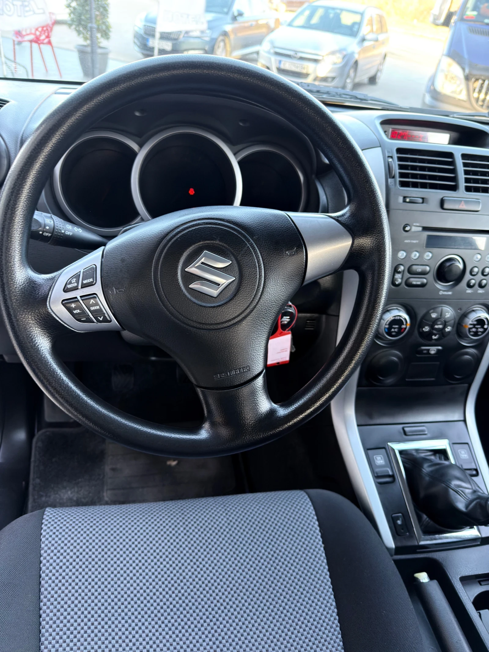 Suzuki Grand vitara Климатик/Подгрев/Уникат, снимка 14 - Автомобили и джипове - 53844366