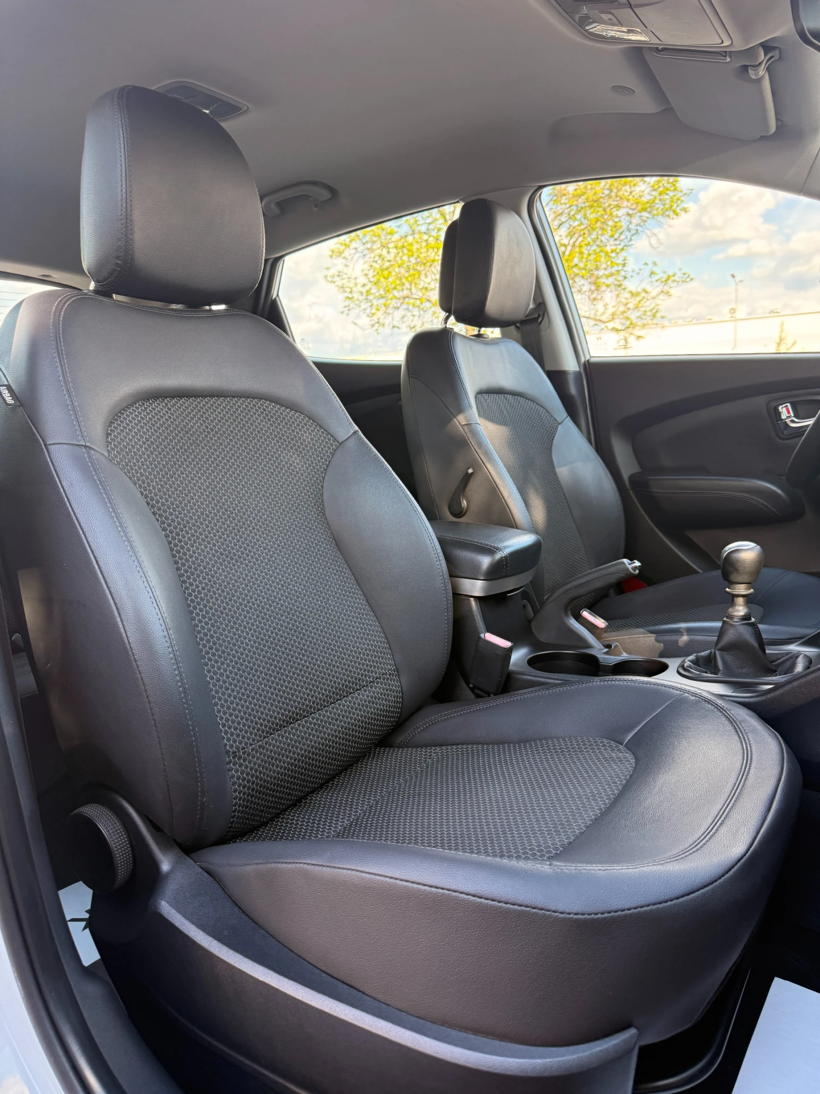Hyundai IX35 1.7CRDI* ПОДГРЕВ* EURO5B* , снимка 14 - Автомобили и джипове - 54421320