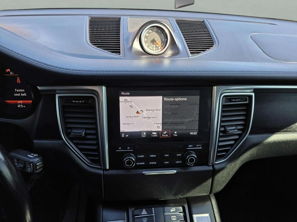 Porsche Macan GTS AWD/DISTRIONIC/PANO/KAMEPA, снимка 15 - Автомобили и джипове - 54529428