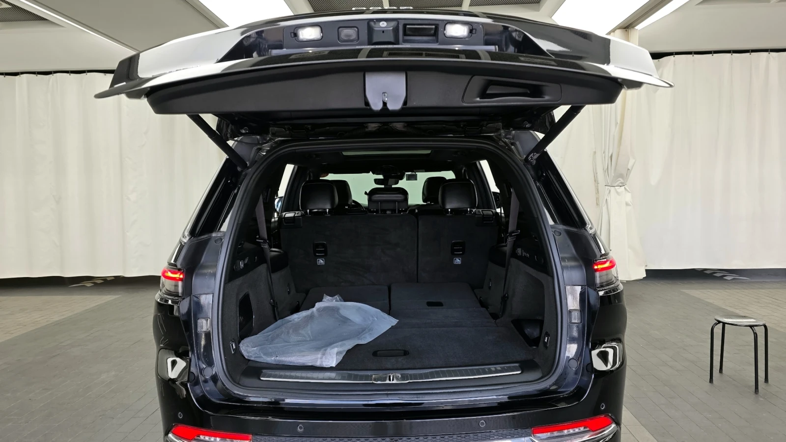 Jeep Grand cherokee OVERLAND, снимка 15 - Автомобили и джипове - 54594931