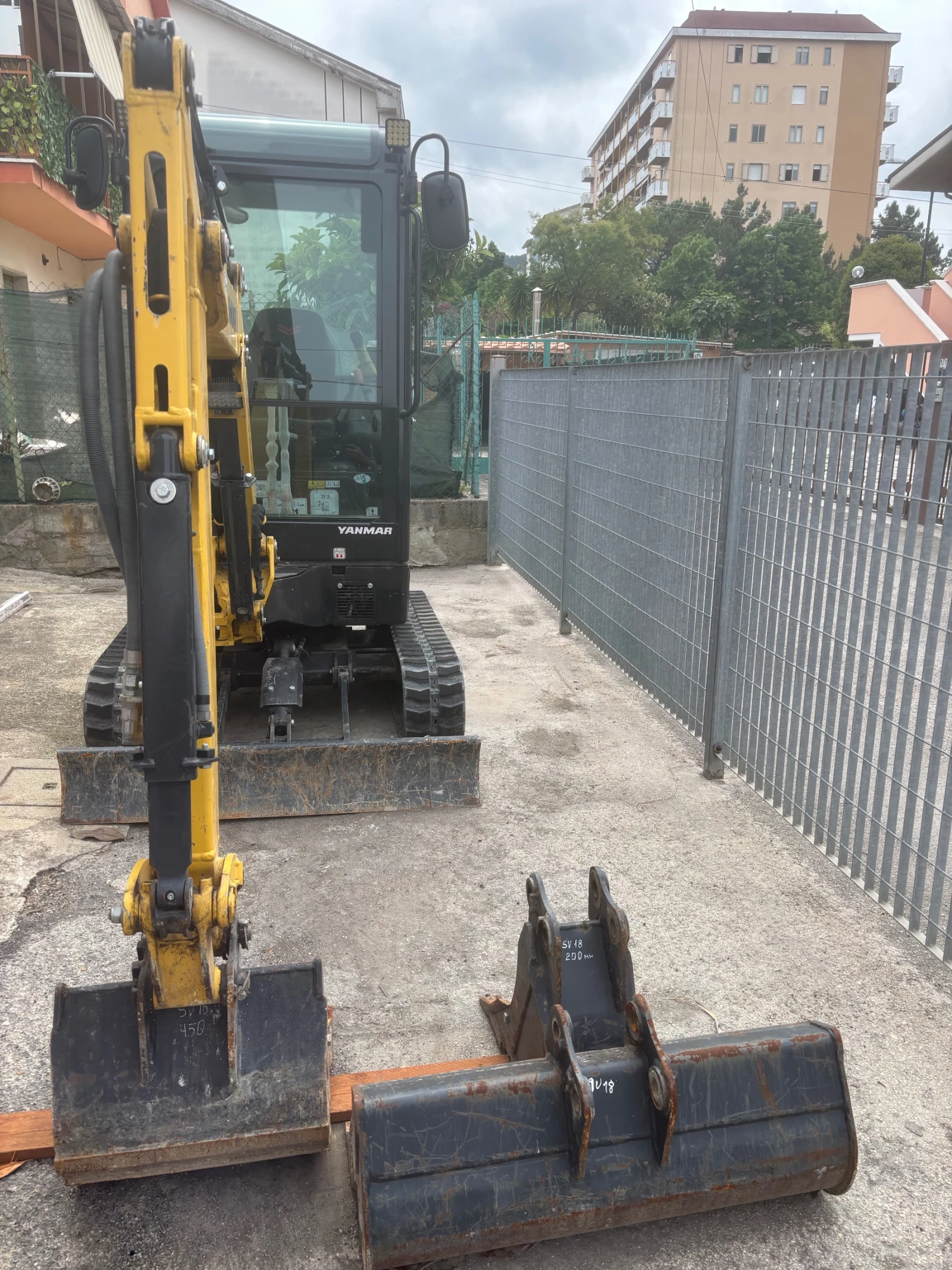 Багер Yanmar SV 18