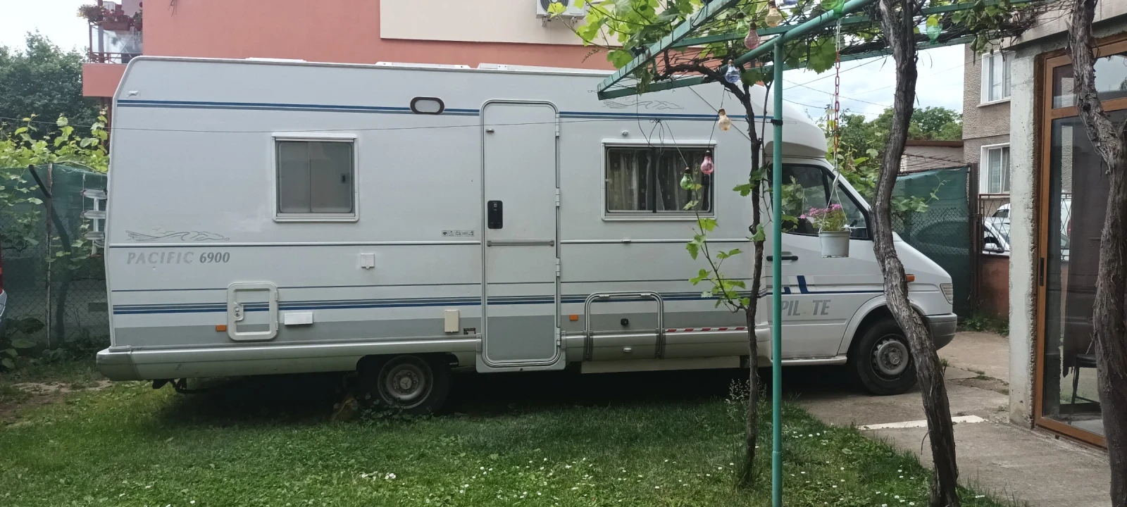 Кемпер Mercedes-Benz Pilote - изображение 3