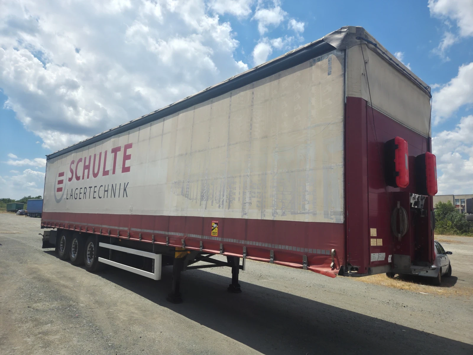 Полуремарке Schmitz Тунел Боге Поцинковано шаси, снимка 2 - Ремаркета - 55327030
