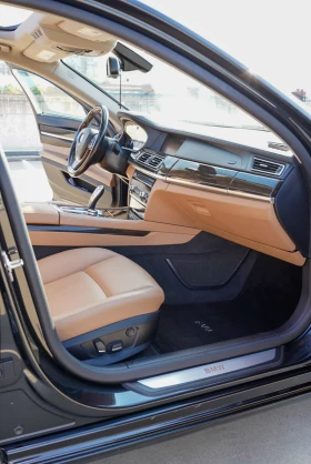 BMW 740 F01, снимка 13