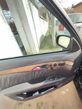 Mercedes-Benz E 320, снимка 9