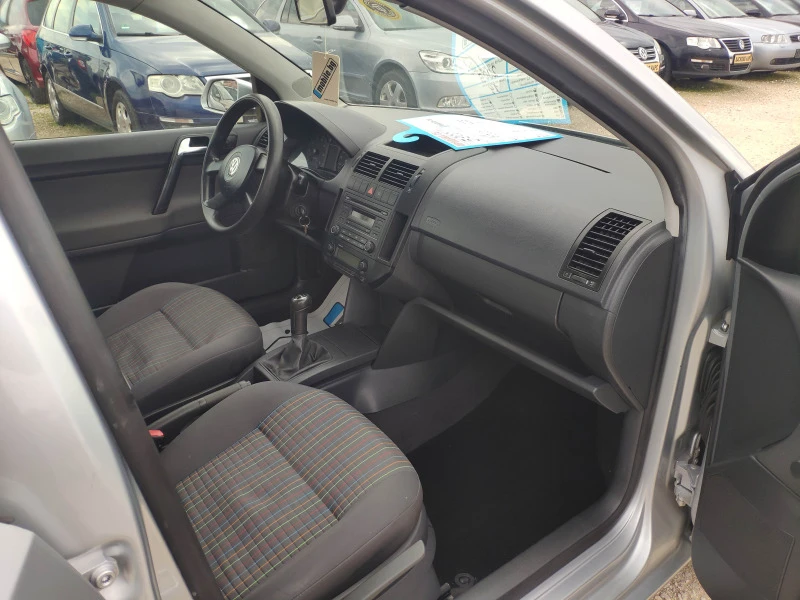 VW Polo 1.4i, снимка 7 - Автомобили и джипове - 40318968