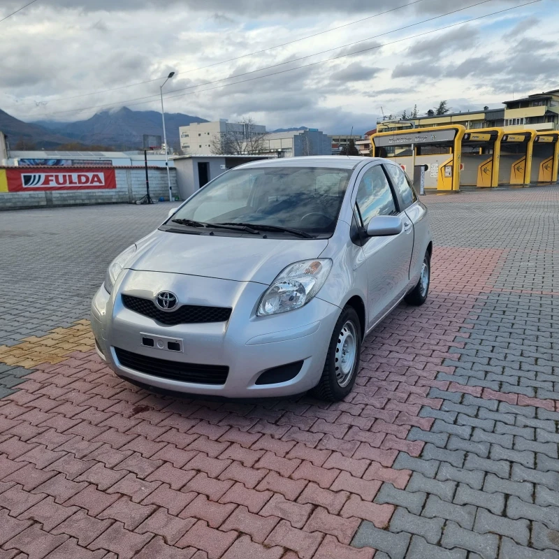 Toyota Yaris 1.0, снимка 1 - Автомобили и джипове - 48297072