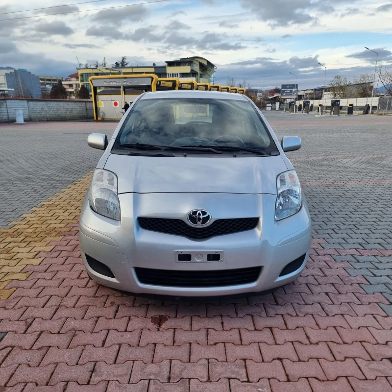 Toyota Yaris 1.0, снимка 8 - Автомобили и джипове - 48297072