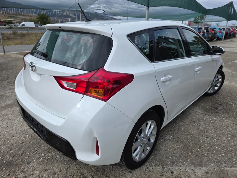 Toyota Auris 1.6 VVTI Камера Hands Free Климатроник Евро 5, снимка 4 - Автомобили и джипове - 52015600