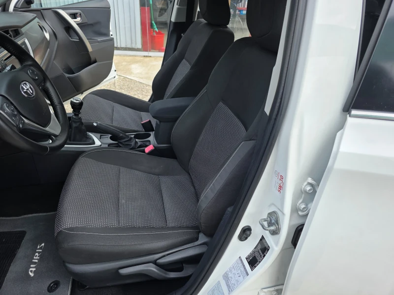 Toyota Auris 1.6 VVTI Камера Hands Free Климатроник Евро 5, снимка 6 - Автомобили и джипове - 52015600