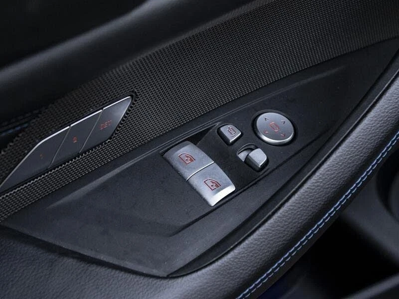 BMW M4 xDrive* АвтоКредит* (ЦЕНА ДО БГ), снимка 6 - Автомобили и джипове - 54030856