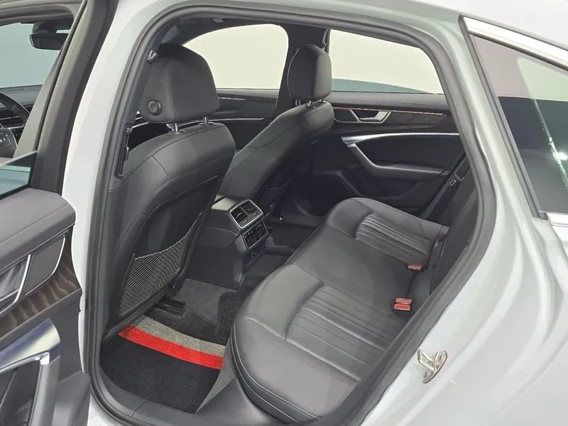 Audi A6 2.0 TFSI, снимка 11 - Автомобили и джипове - 55084456