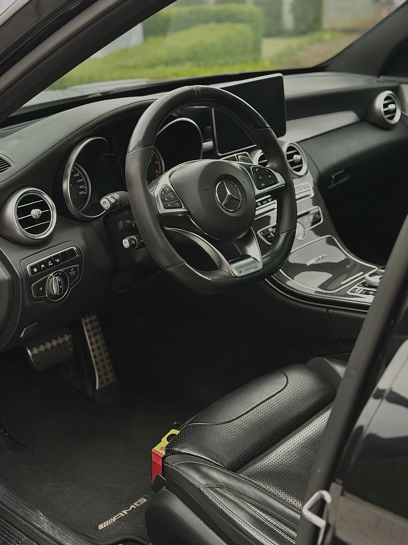 Mercedes-Benz C 63 AMG HEAD UP!LINE!FULL NIGHT BLACK EDITION!PANO!DIS! - изображение 6